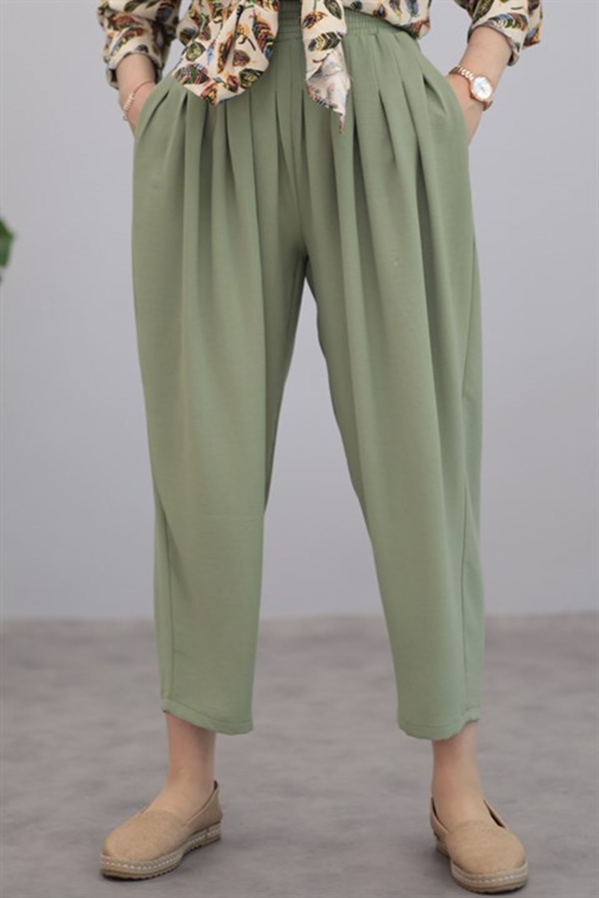 Kadın Pileli Salaş pantolon - Fıstık Yeşili
