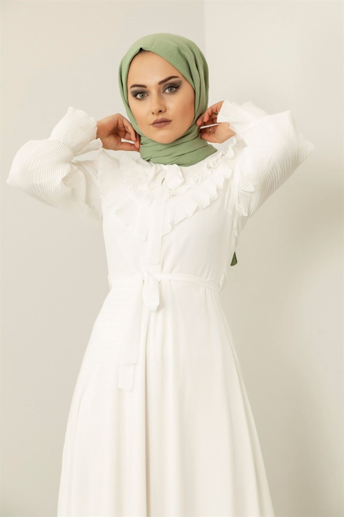 Kadın Pilise Fırfır Detaylı Elbise - Beyaz