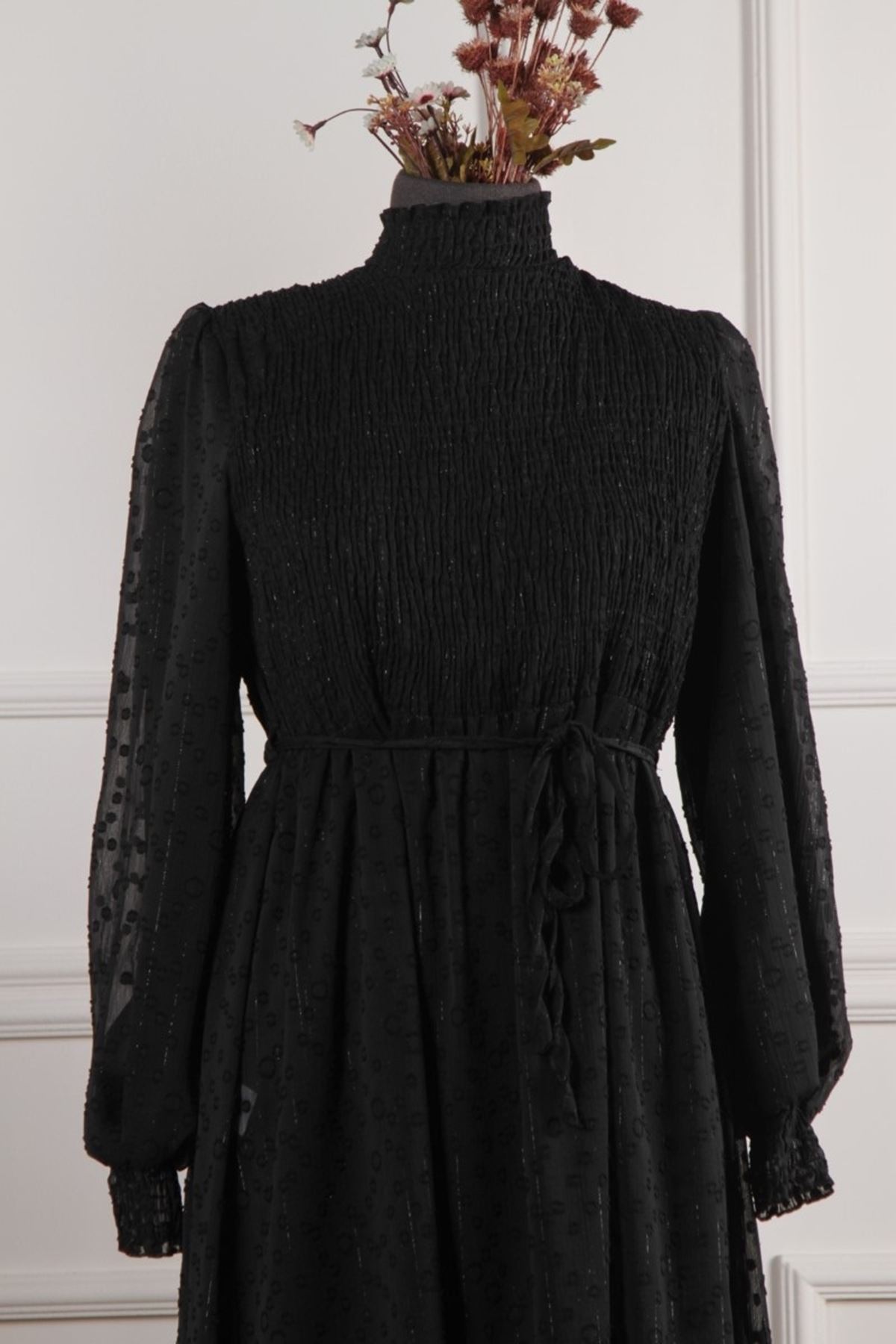 Kadın Kol Büzgülü İşleme Elbise - Siyah