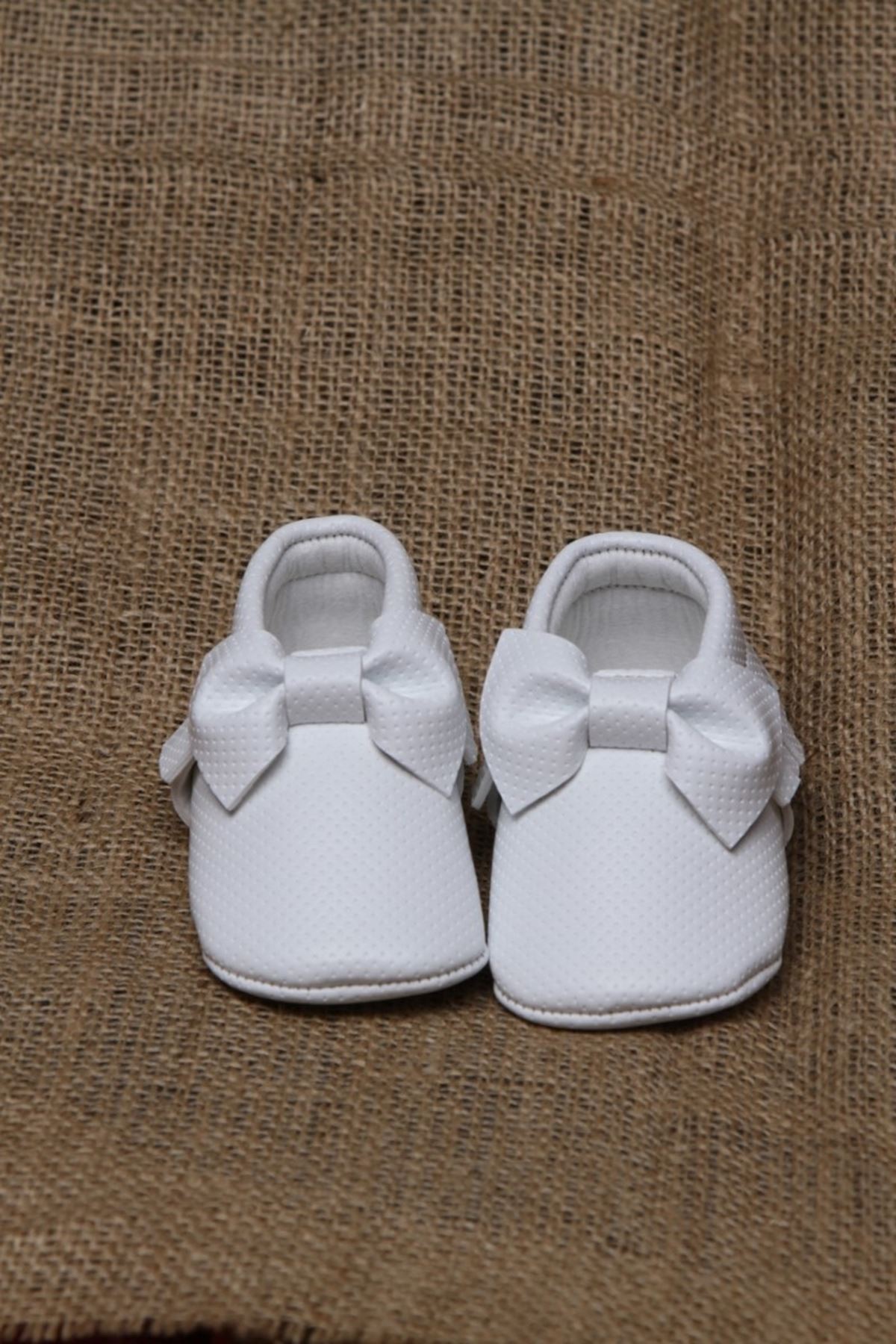 Baby Tuğra  Kız Bebek  El Yapımı fiyonklu Nubuk Makosen Ayakkabı -beyaz