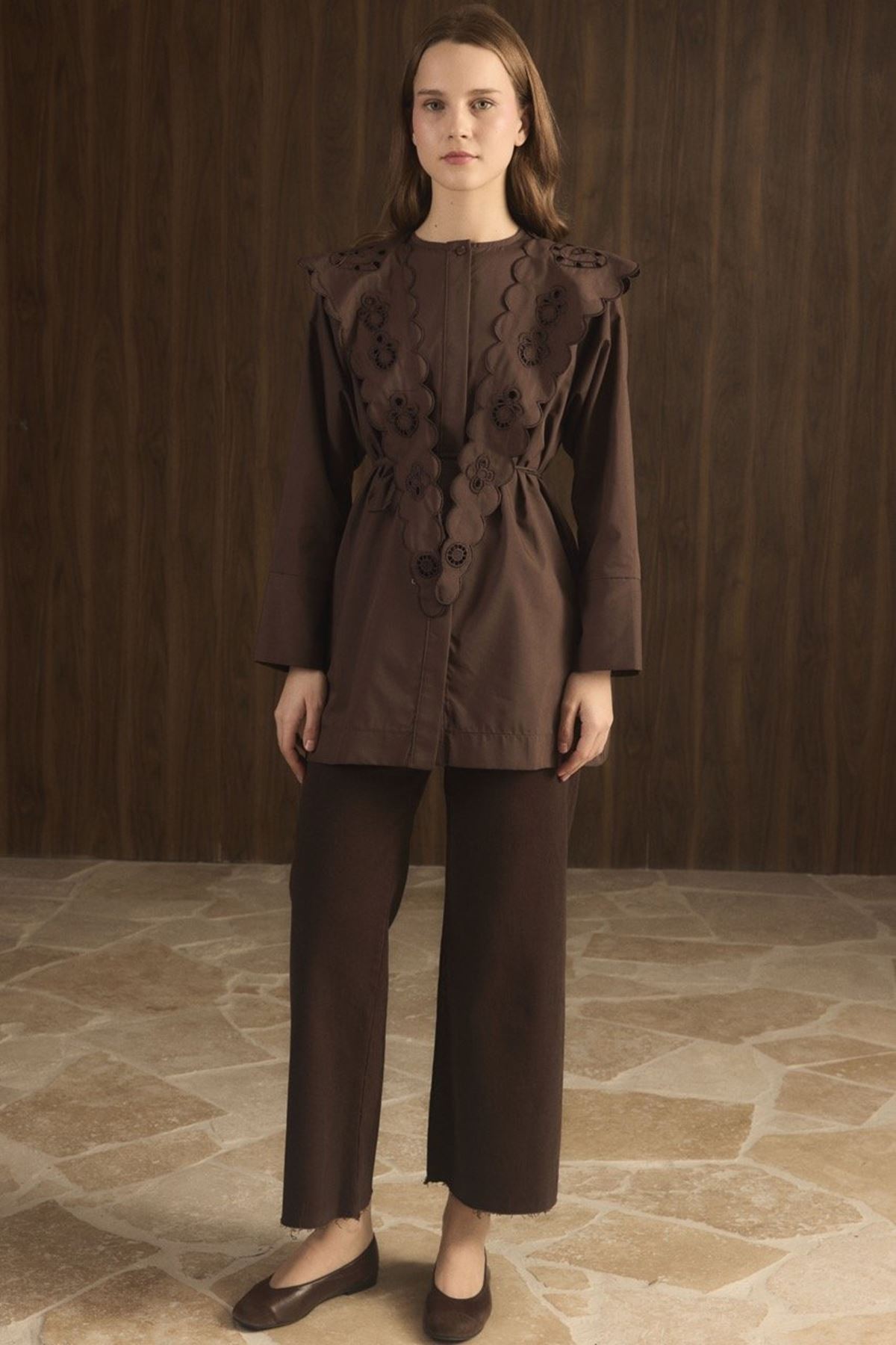 Yaka Nakışlı Dacron Gömlek-Kahve