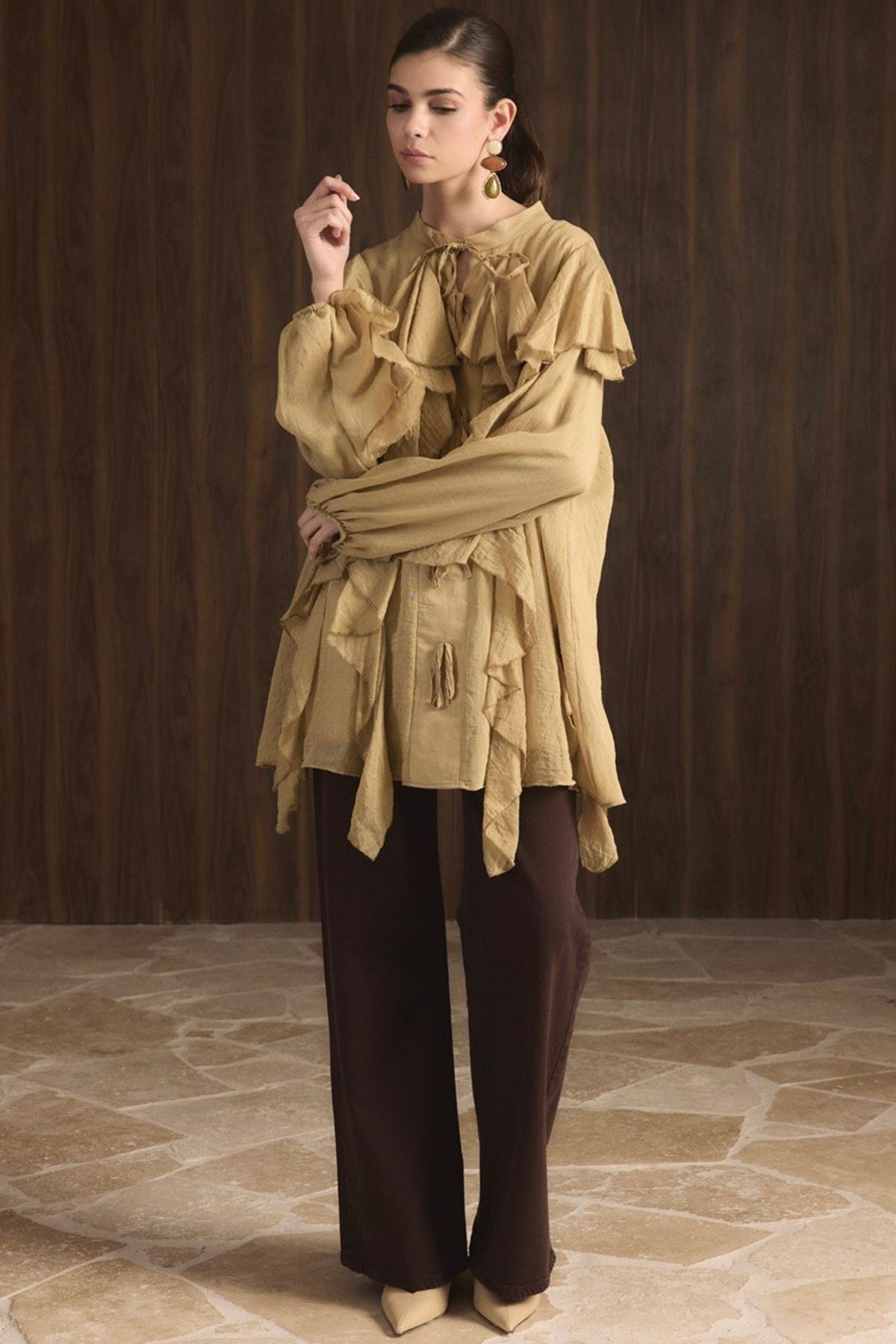 Melis Önü Fırfırlı Gömlek