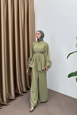 Volan Kol Çiçek Aksesuarlı Takım - Haki