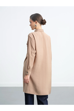  DİKME ÇİÇEK DETAYLI TAŞ İŞLEMELİ ÖNDEN DÜĞMELİ UZUN TUNİK -Vizyon