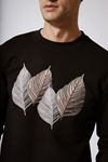 Üzeri Yaprak Baskılı Bisiklet Yaka Sweatshirt SİYAH